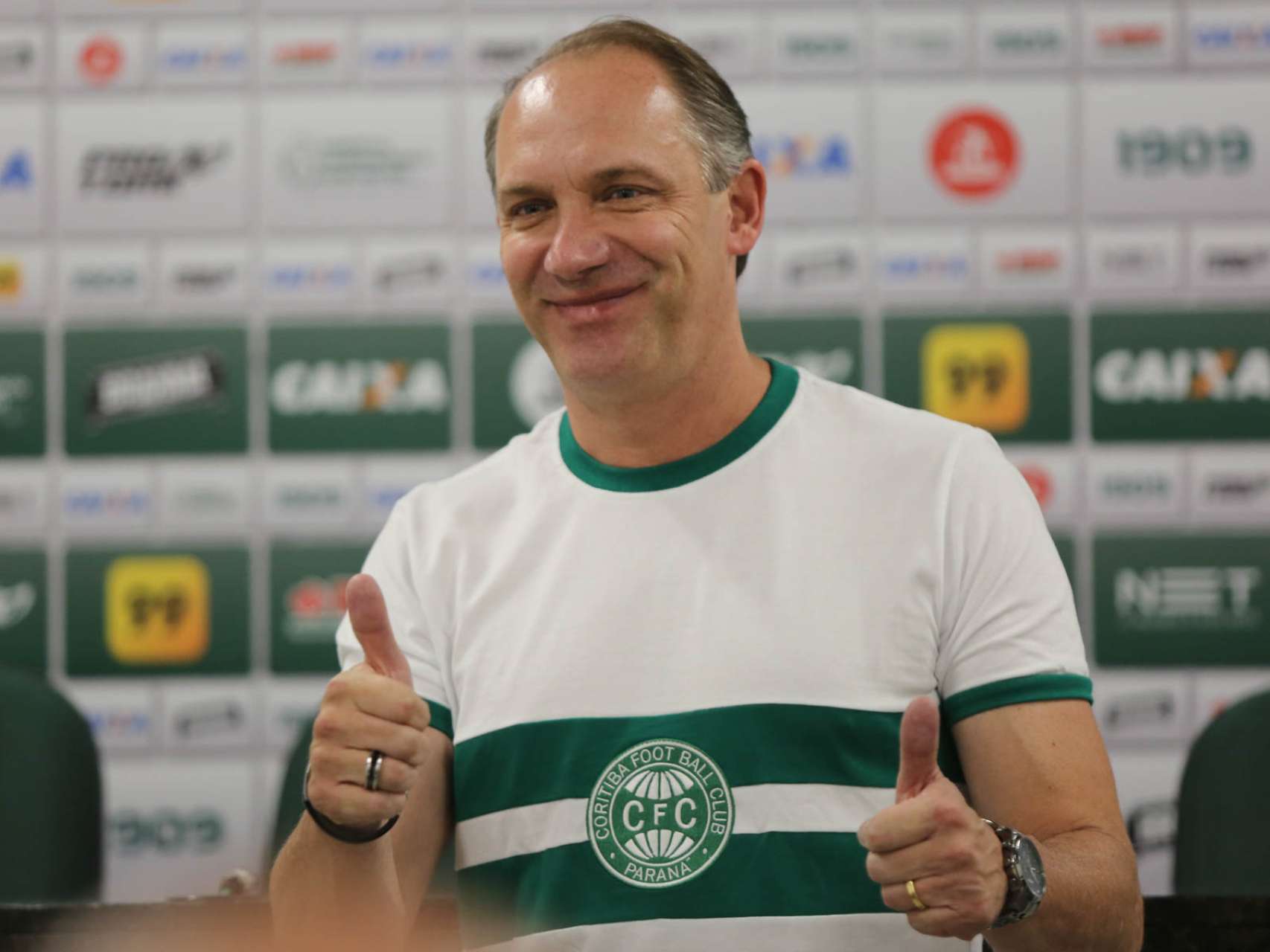 Coritiba homenageia Hlcio