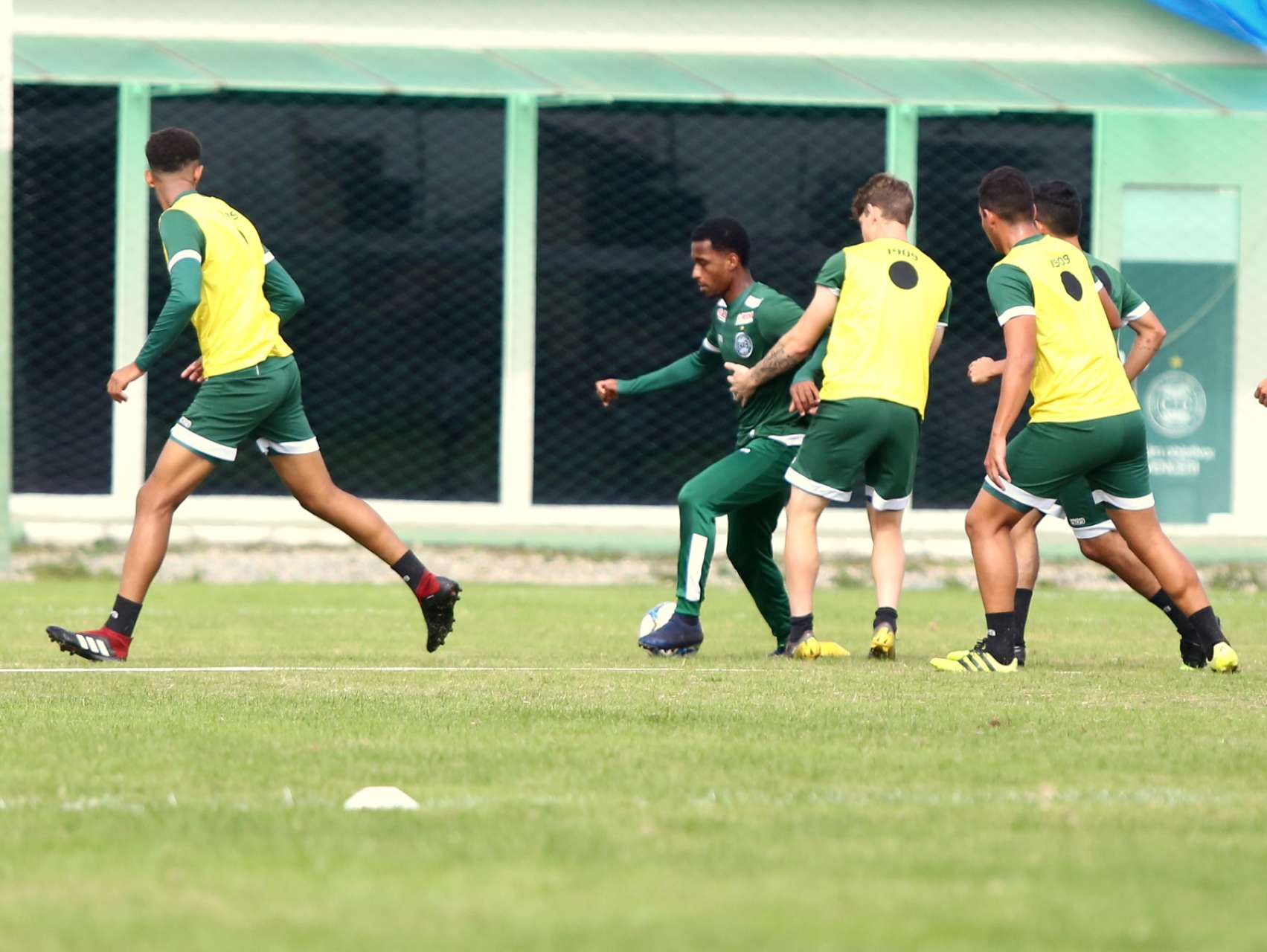 Coxa abre semana de trabalho