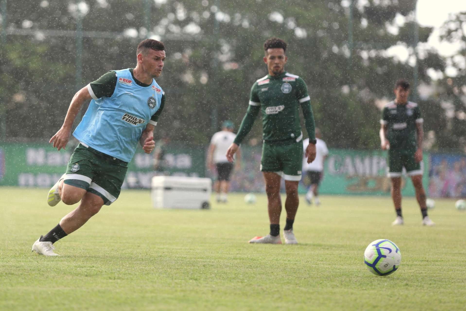 Coxa faz primeiro trabalho em Manaus