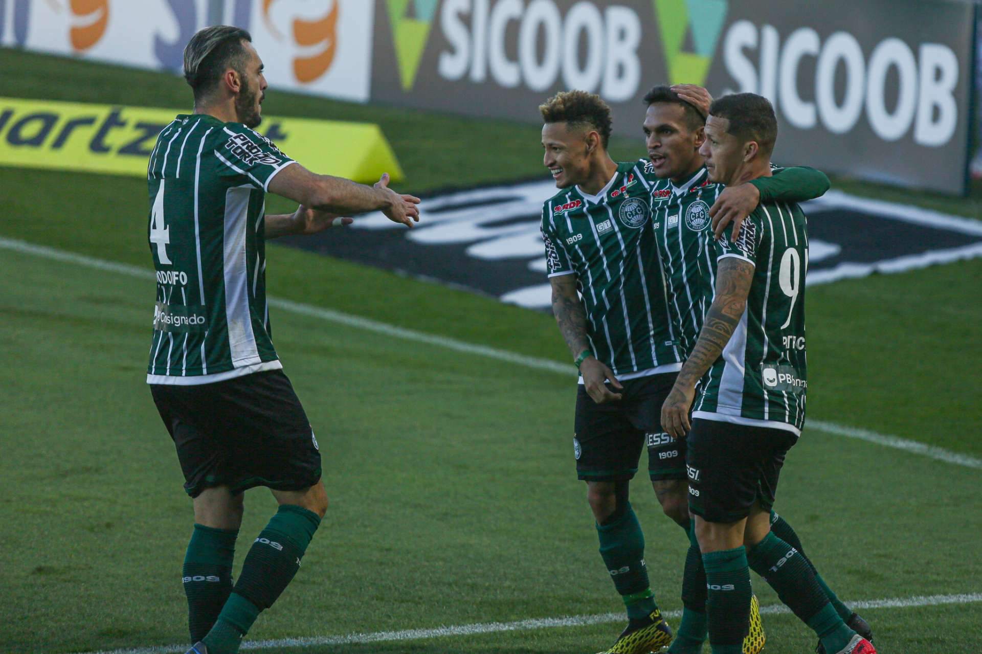 Coxa vence RB Bragantino de virada