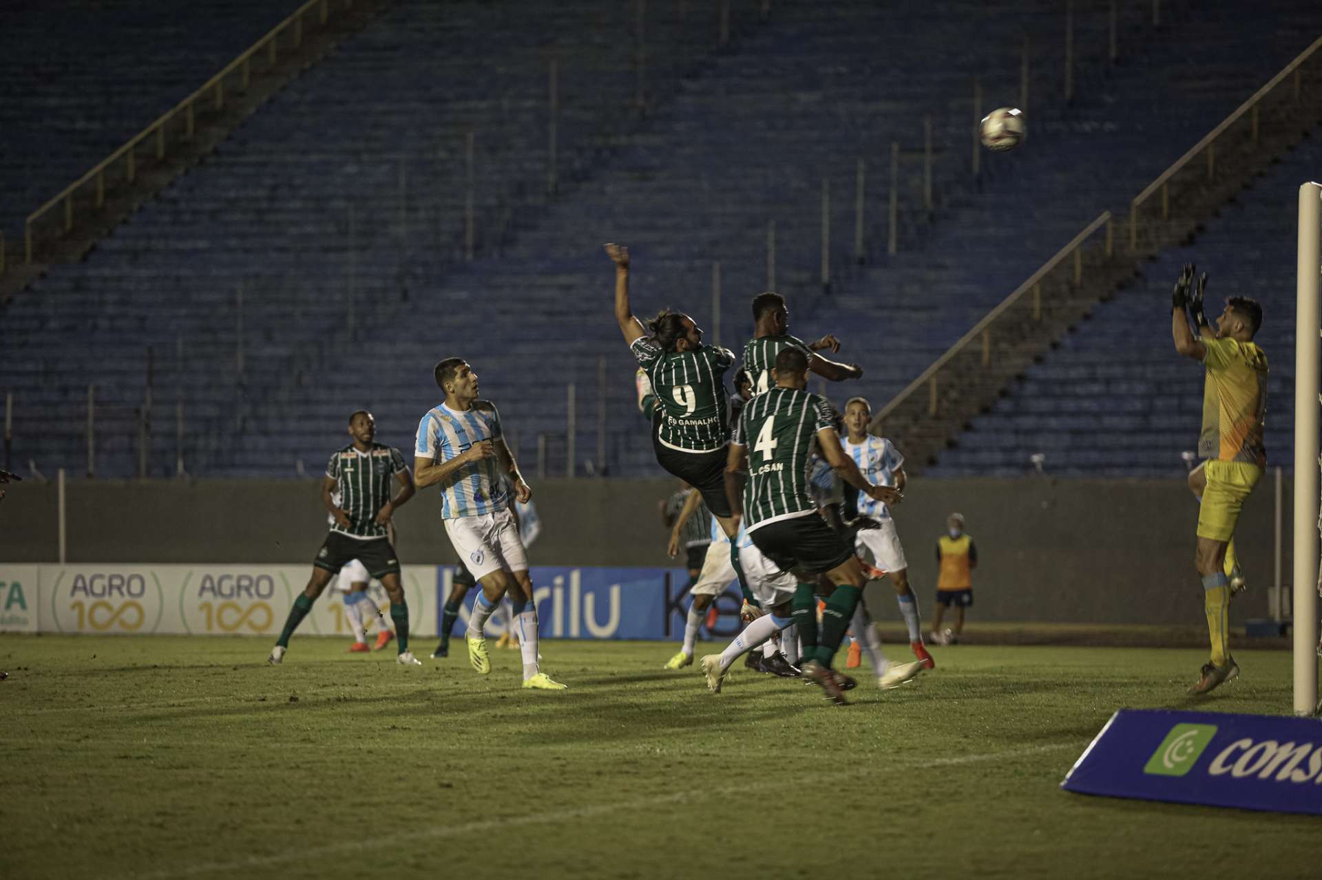 Coxa perde no Paranaense 